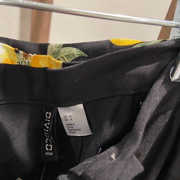 Size 4 long skirt - Picture 2 of 2